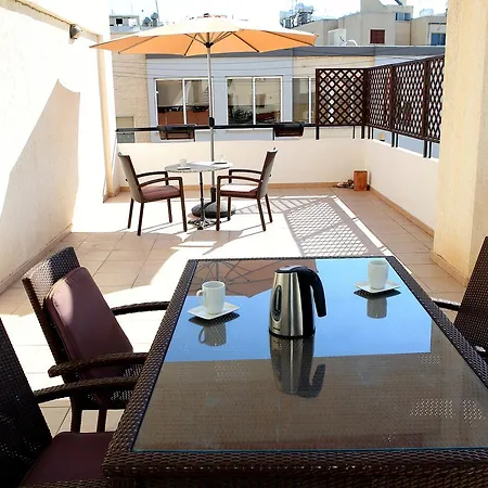 Penelope Court 102 Apartman