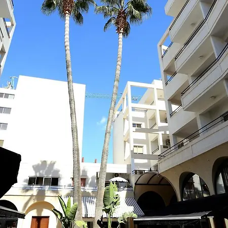 Penelopi Court 102 * Larnaca