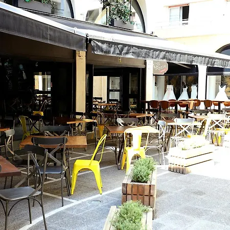 Penelopi Court 102 Appartement *