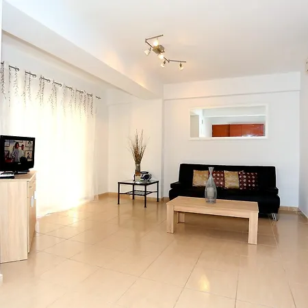 Penelopi Court 102 Appartement