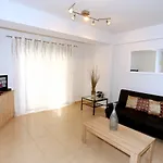 Penelope Court 102 Apartament *