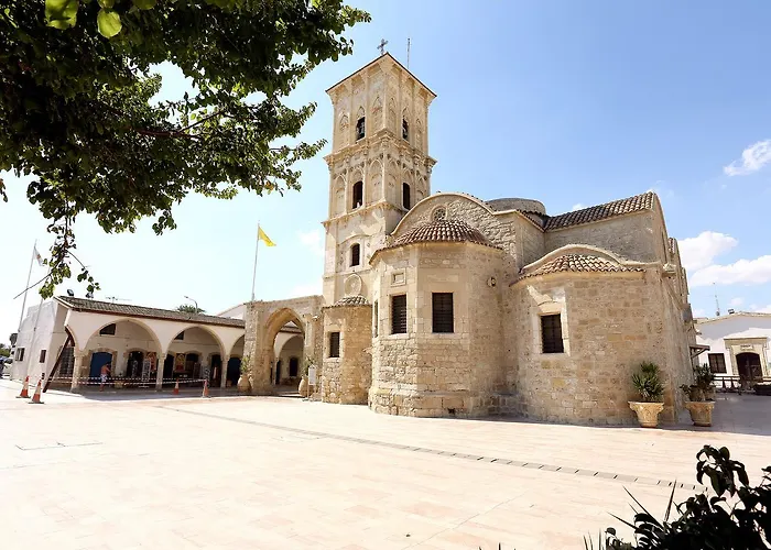 Апартаменти Penelope Court 102 *