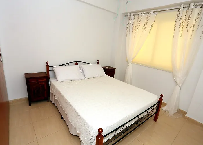 Penelope Court 102 Апартаменти Ларнака