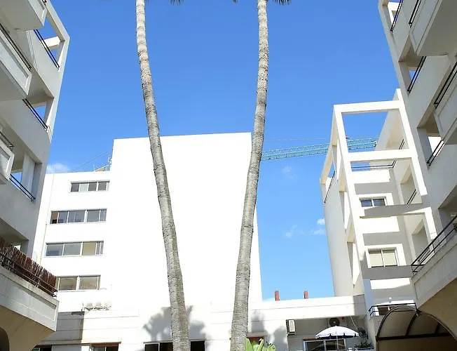 Penelope Court 102 * Ларнака