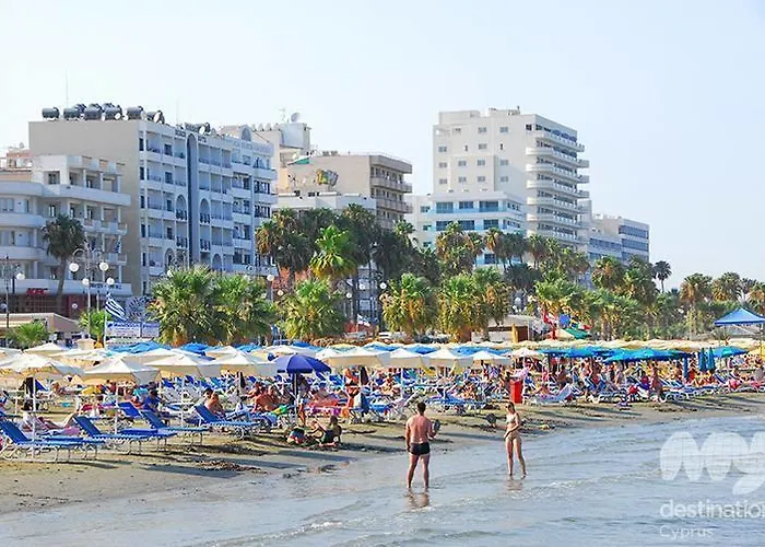 Апартаменти Penelope Court 102 *