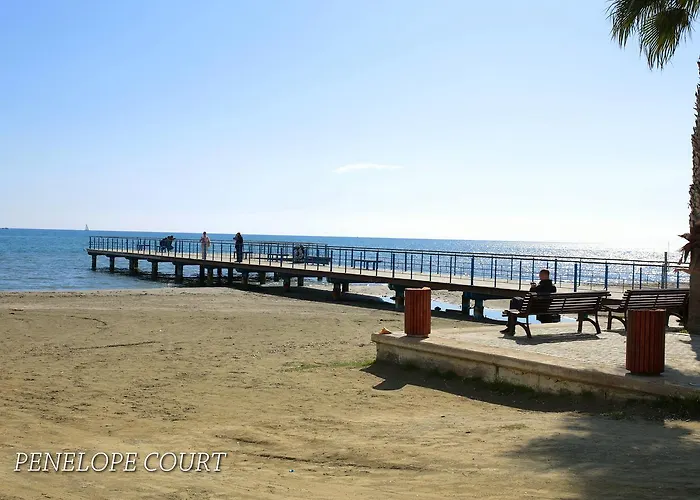 Апартаменти Penelope Court 102